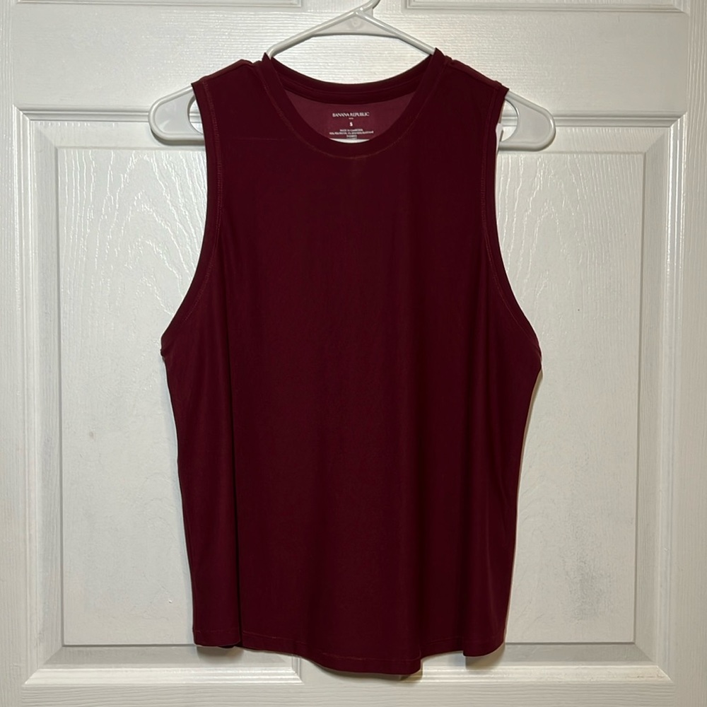 Banana Republic NWT maroon/burgundy muscle tank